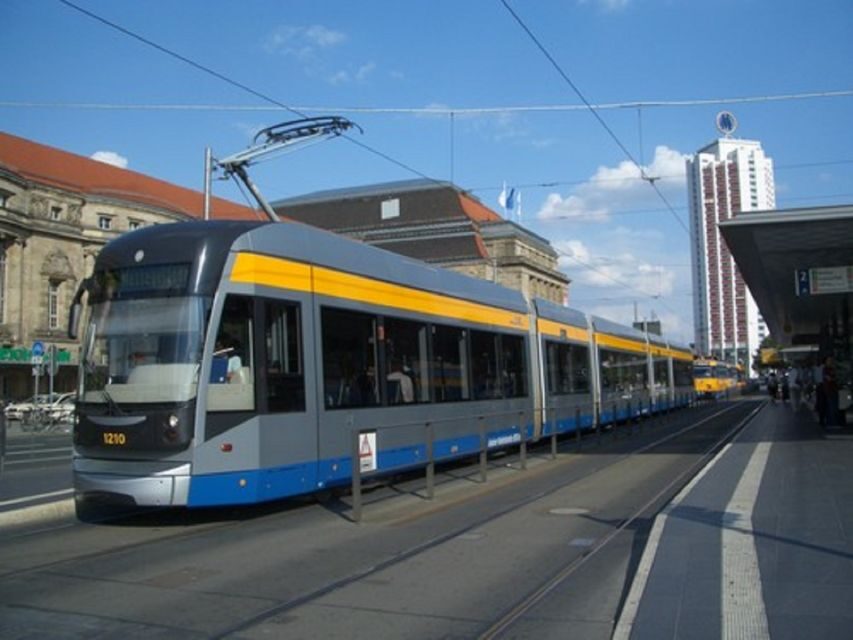 City tour on foot, by S-Bahn and tram - Key things you’ll notice on this tour