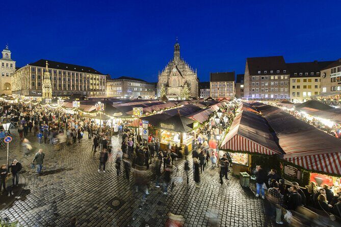 City tour through Nuremberg with the little train - Christmas tour - Hallplatz start point and the winter-market timing trick