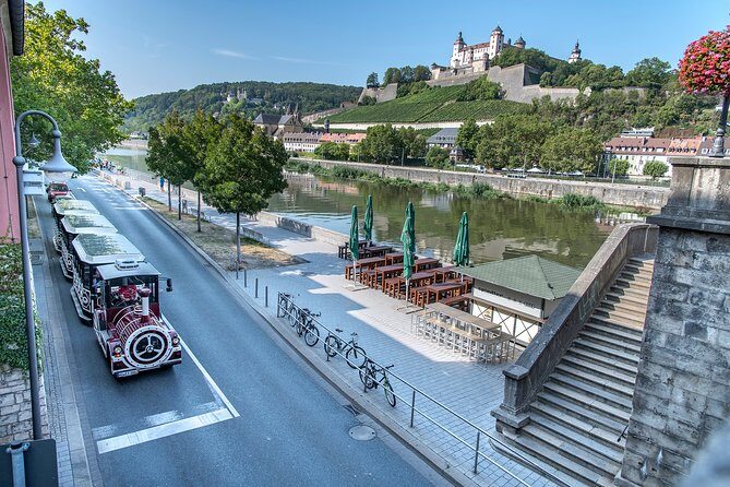 City tour through Würzburg with the Bimmelbahn - Driver Style and the Pace of the Tour
