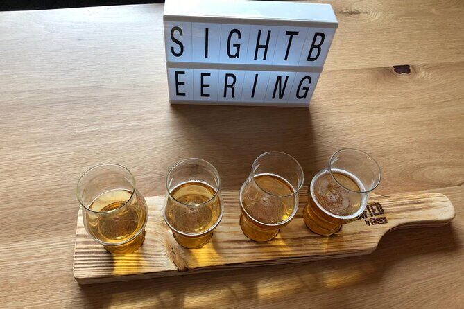 Citybeering - Walk with funny and interesting stories while having local beers - From Rathausmarkt to Jungfernstieg: city design you can actually feel