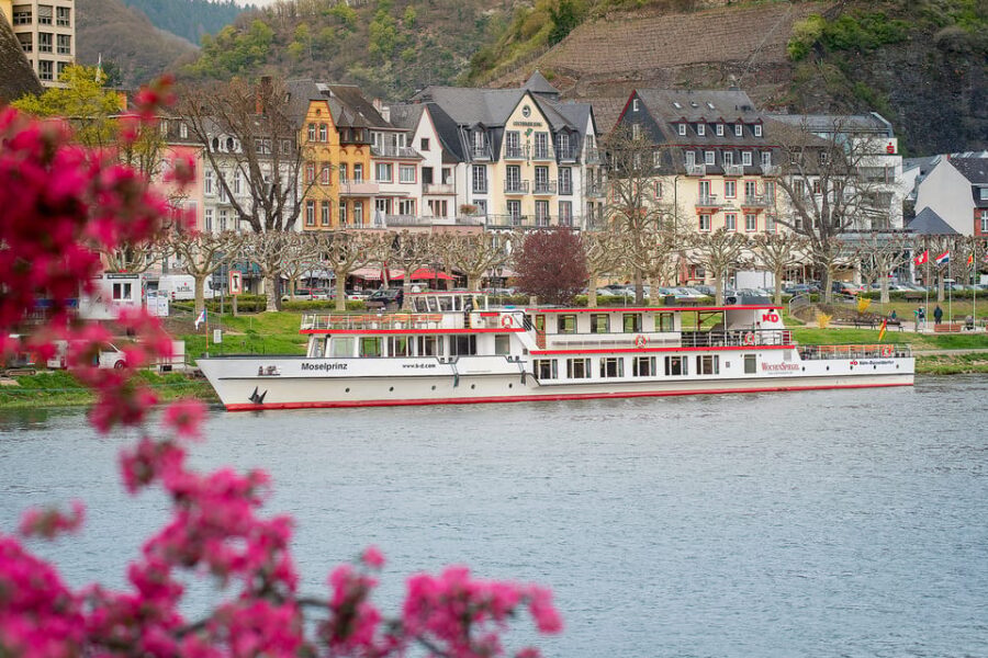 Cochem: KD Panoramic Evening Cruise on the Moselle River - Vineyards, hills, and the Moselle promenade you can’t reach all at once