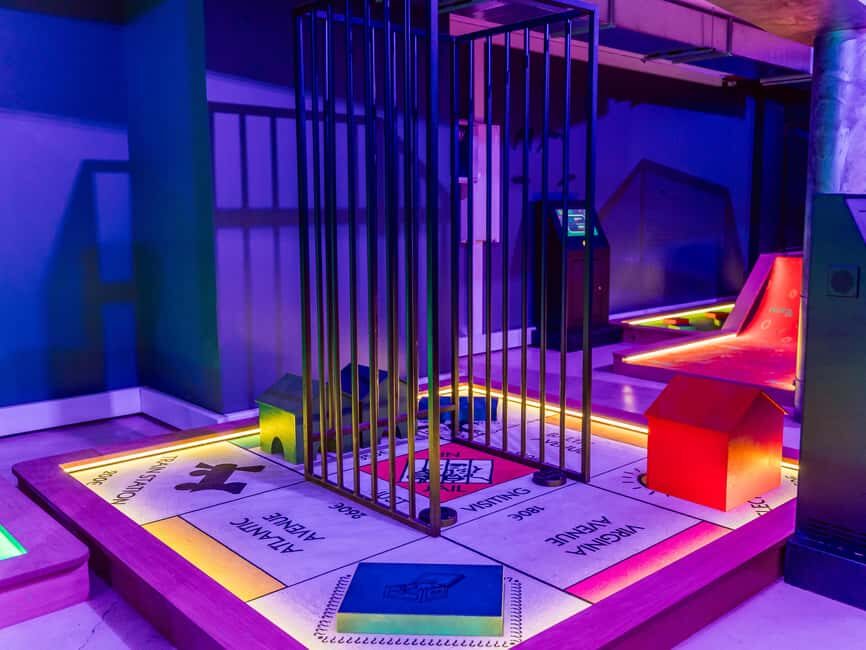 Cologne: Adventure Minigolf – Interactive tour through movie sets! - Family fun, dates, birthdays, and group energy