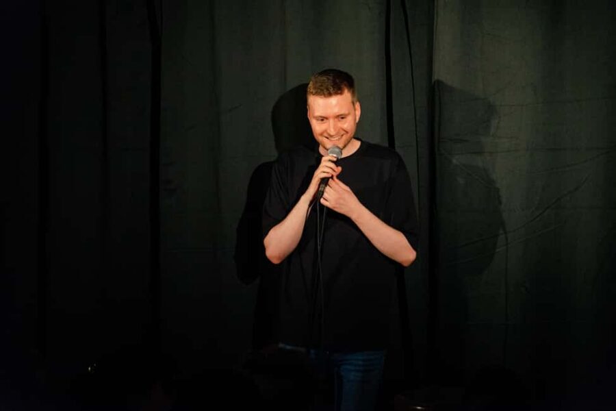 Cologne: Best Stand-up-Comedy Open Air with laugh guarantee - How the show runs: four acts plus a headliner