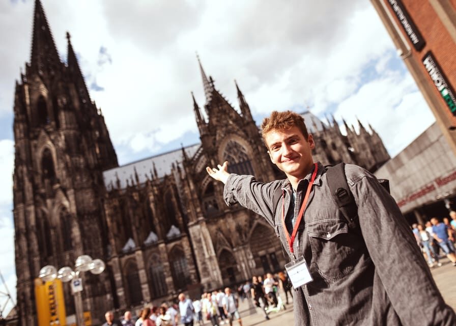 Cologne: Brewery Tour with 3 Kölsch Beer Tastings - Kreuzblume to Früh am Dom: Getting your bearings fast