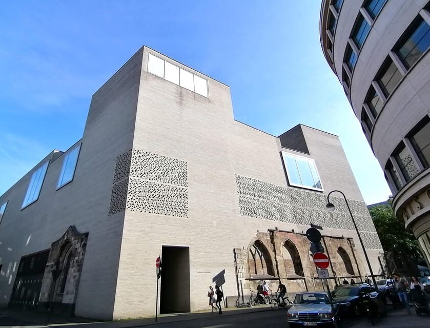 Cologne classic walking tour - Wallrafplatz and the finishing sweep: pulling the threads together
