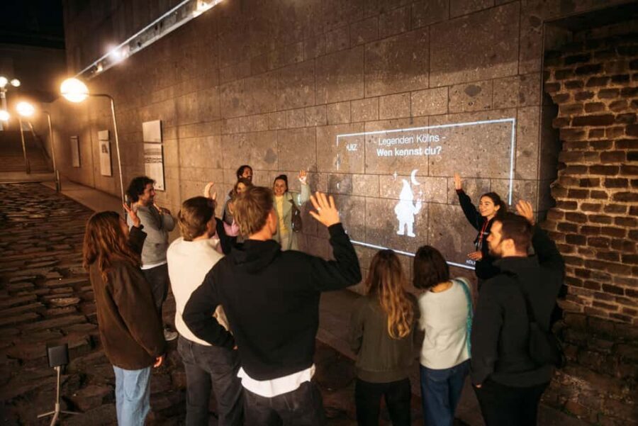 Cologne: Cologne Cathedral & Old Town in the evening – interactive tour with projector - Where the tour starts: Römische Hafenstraße and a Cologne origin story