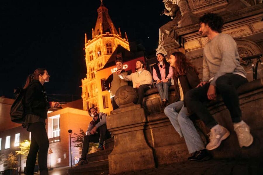 Cologne: Cologne Cathedral & Old Town in the evening – interactive tour with projector - How much is $318 per group up to 30, and is that good value?