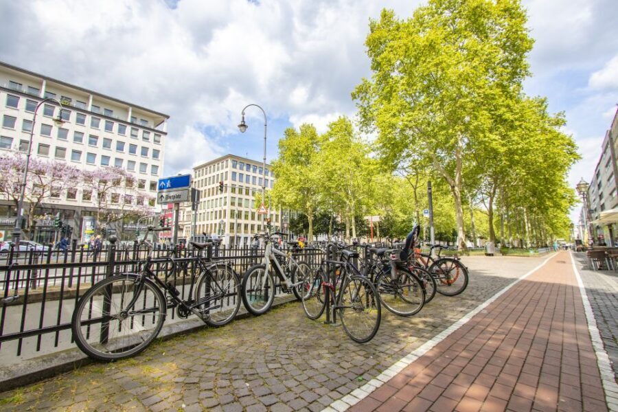 Cologne: Express Walk with a Local in 60 minutes - Hohenzollern Bridge: The Second Anchor Stop for a Fast Route