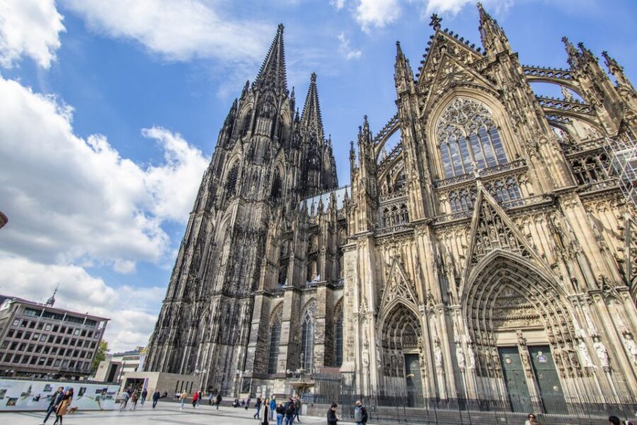 Cologne: Express Walk with a Local in 60 minutes - Small Group Size (Max 8): Why It Feels Less Like a Script