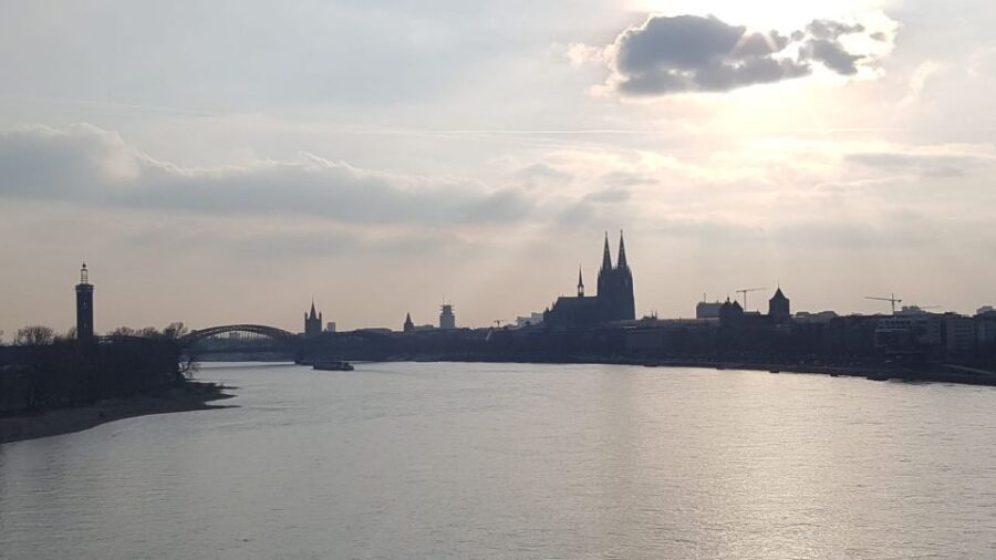 Cologne: Guided E-Bike Panorama Tour - Rhinepark: the best views are built into the route