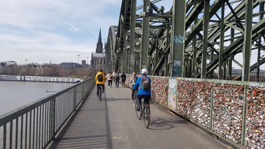 Cologne: Guided E-Bike Panorama Tour - University area, Colonius TV Tower, and Media Park: modern skyline views on wheels