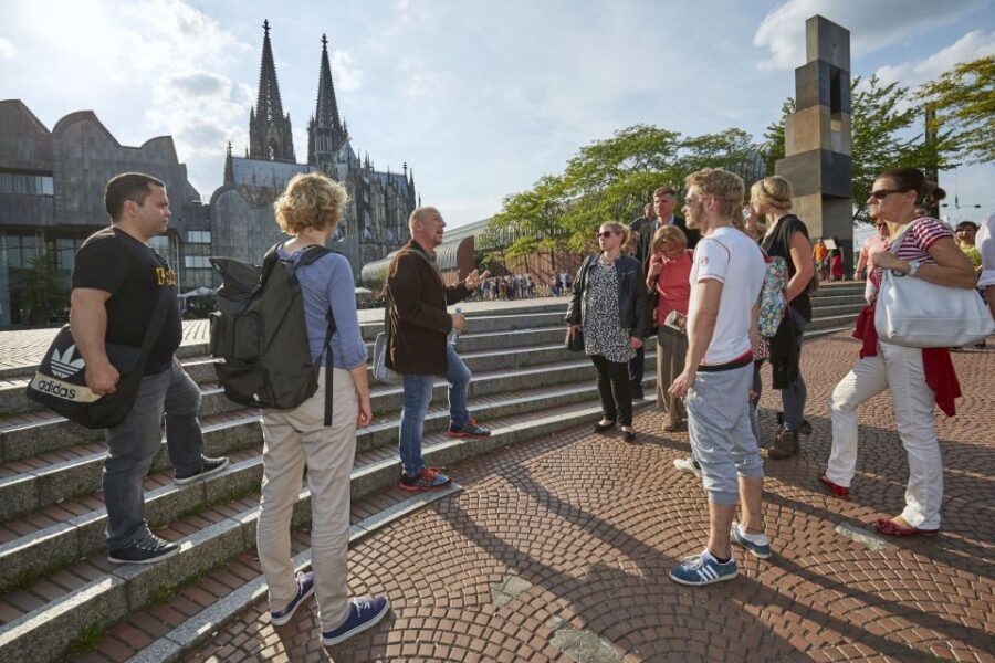 Cologne: Guided Highlights Tour - From Kreuzblume Meeting Spot To Roncalliplatz Start