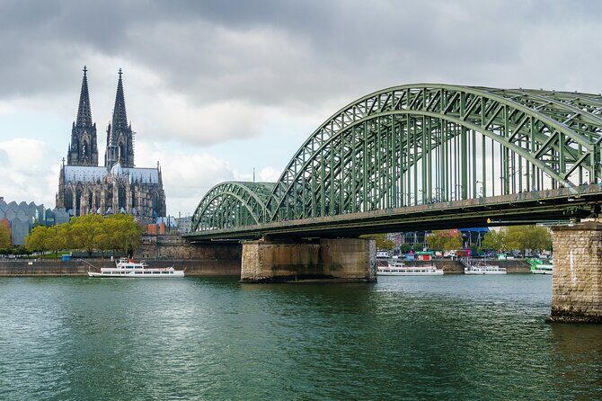 Cologne Highlights: Exclusive Private Tour - The Old Rathaus and the Way Cologne Mixes Architectural Styles