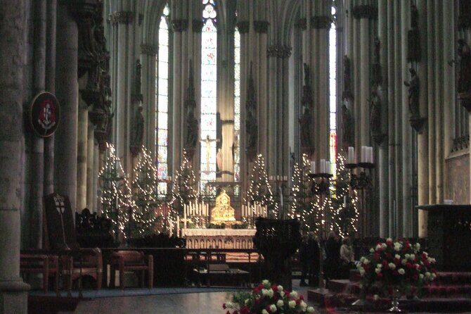 Cologne Highlights Walking Tour with your Private Tour Guide 3 h - Gross St. Martin, Fischmarkt, and the Historic Town Hall feel like a real city