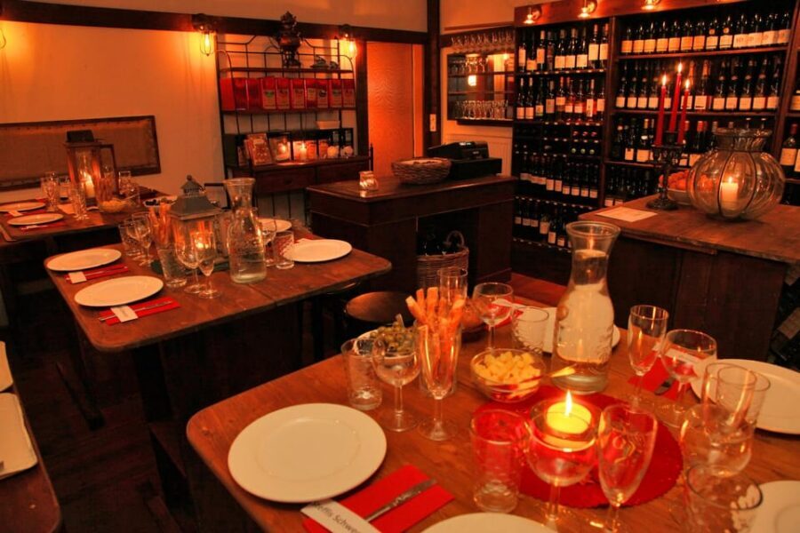 Cologne-Nippes: Cheese and wine with champagne and Grand Cru - Where to meet: Le Caveau courtyard in Nippes
