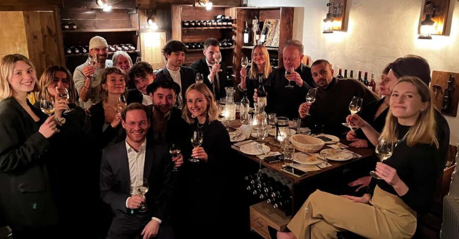 Cologne-Nippes: Gourmet wine tasting with cheese platter - Key points you’ll care about