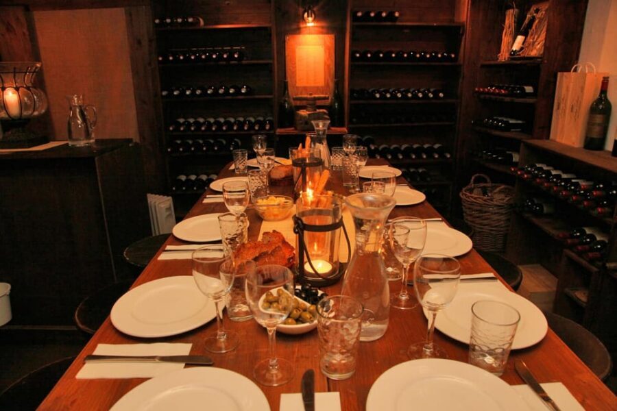 Cologne-Nippes: Gourmet wine tasting with cheese platter - White wine flight and matched cheeses that actually make sense