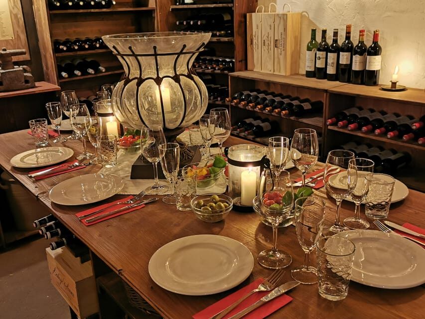 Cologne-Nippes: Gourmet wine tasting with cheese platter - Red wine progression: country wine, AOP wines, then standout chateau style