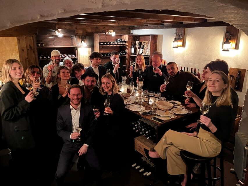Cologne-Nippes: Gourmet wine tasting with cheese platter - 17:45 aperitif welcome: Crémant or a 10-year Rivesaltes Ambré