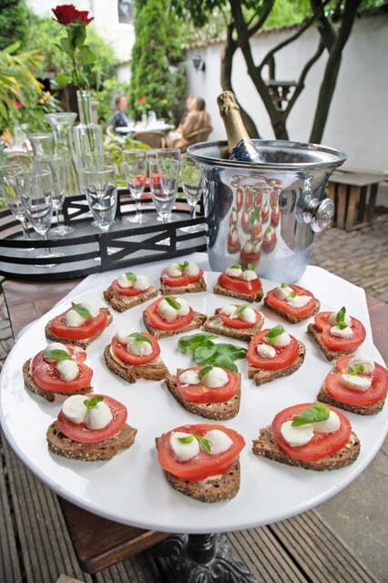 Cologne-Nippes: Summer wine party in the frenchstyle garden - Your Wine Menu: Secco, Cider, Landweine, and French Regions
