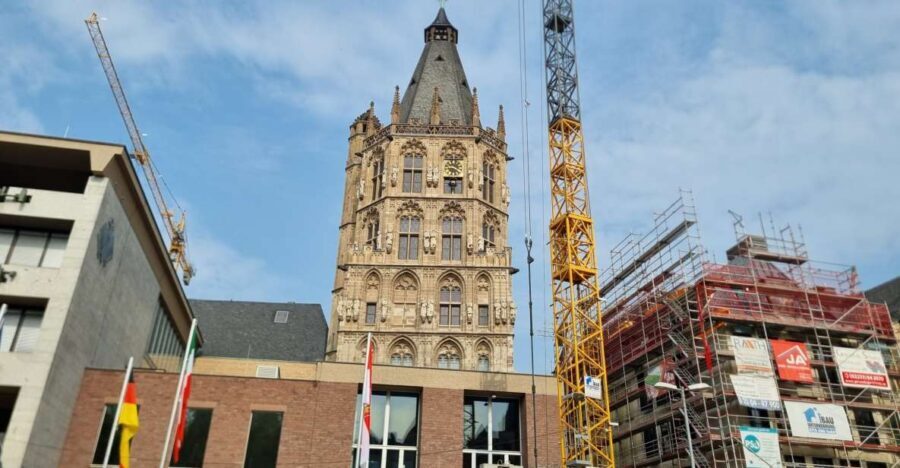 Cologne: Old City Guided Walking Tour - Beer Culture in Cologne: Etiquette, Brewing Traditions, and an Optional Sample