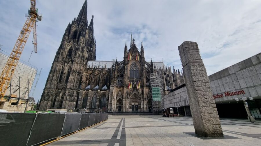Cologne: Old City Guided Walking Tour - Tünnes and Schääl: The Old City’s Human Side