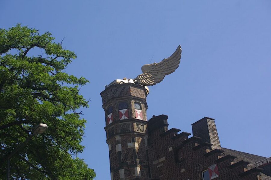 Cologne: Old Town Historical Walking Tour with GEO Epoche - Price and value: $29 for 2 hours of guided focus