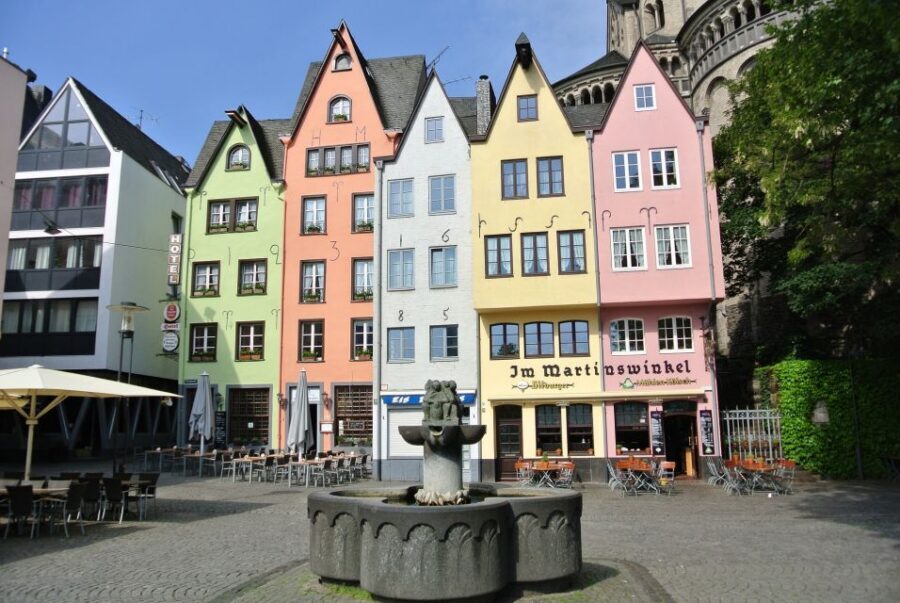 Cologne: Old Town Historical Walking Tour with GEO Epoche - St. Kolumba: where layers show up in real time
