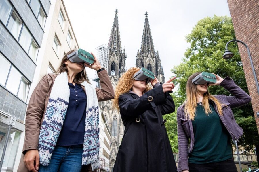Cologne: Old Town Virtual Reality Walking Tour - Key things to know before you go