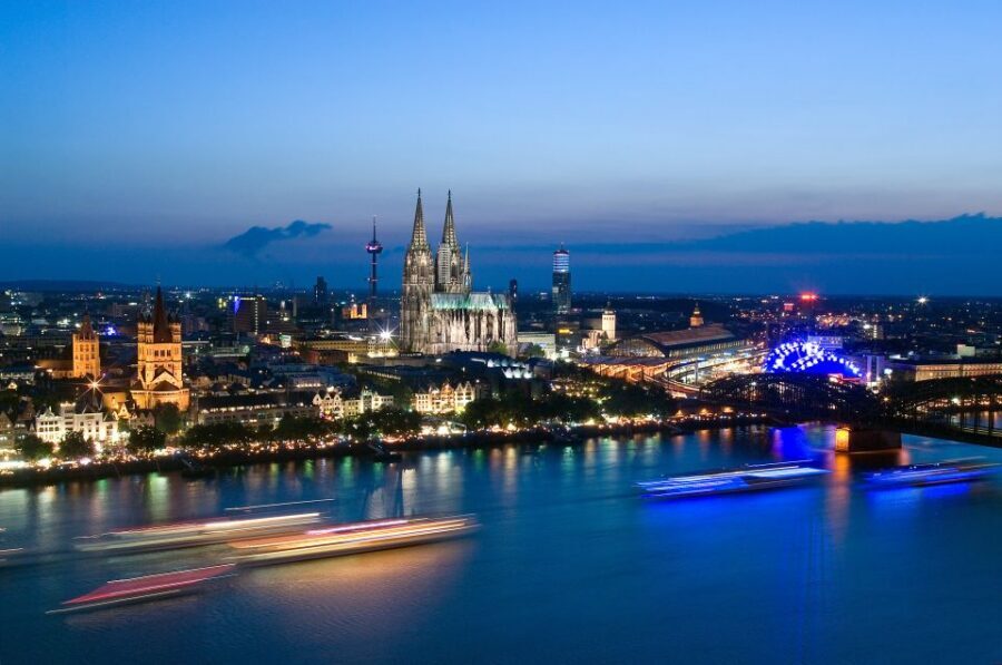 Cologne: Private Walking Tour of City Center - Old Town Lanes and the Great St. Martin Church at the Fish Market