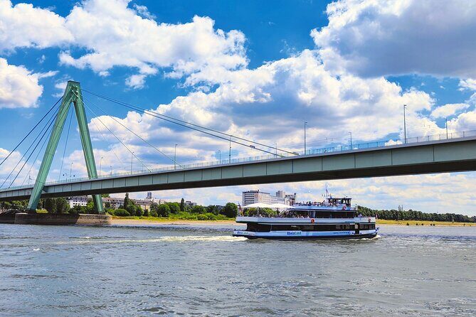 Cologne skyline tour with audio guide 90 minutes - Why a Rhine skyline cruise works so well in Cologne
