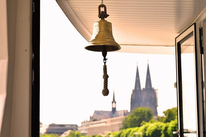 Cologne skyline tour with audio guide 90 minutes - How the audio guide keeps the 90 minutes from feeling rushed