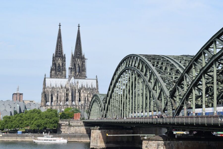 Cologne: The Dark Side of the City Walking Tour - Entering the Dark Side in Front of Cologne Cathedral