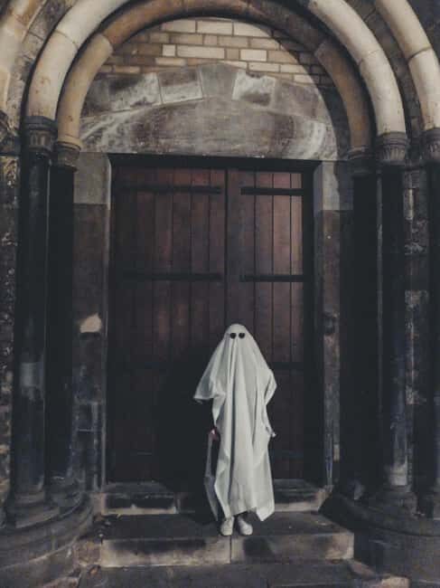 Cologne: The Dark Side of the Dom Tour - Why This Tour Feels Like Cologne, Not a Costume Show