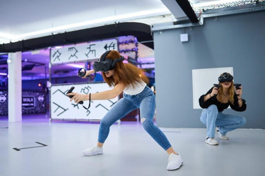 Cologne: Virtual escape game adventure at 7th Space - Free Walk Experience: more movement than the usual VR chair