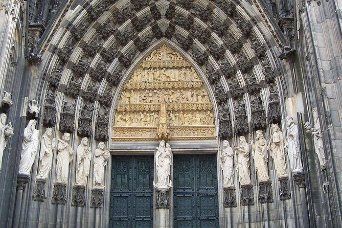 Cologne Walking tour with a visit to world famous Cathedral - A 3-hour private Cologne Cathedral plan that keeps you oriented