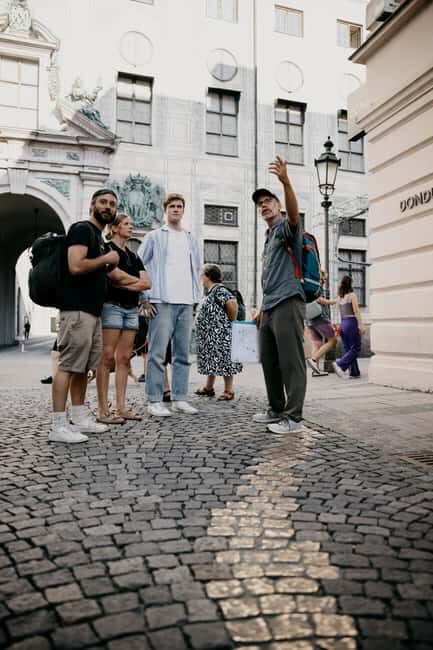 Color Rush: From Old Town to Spray-Painted Cards (Max. 12) - From Marienplatz Fischbrunnen to Bahnwärter Thiel: the tour’s smart swing