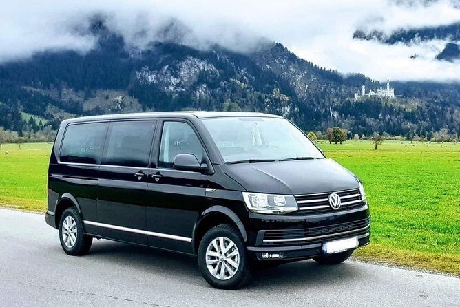 Comfort Mini-Van & Professional and FRiENDLY Guide: CUSTOMIZED 1-DAY TOUR from Munich - Munich to Neuschwanstein: the castle day that can go right or wrong