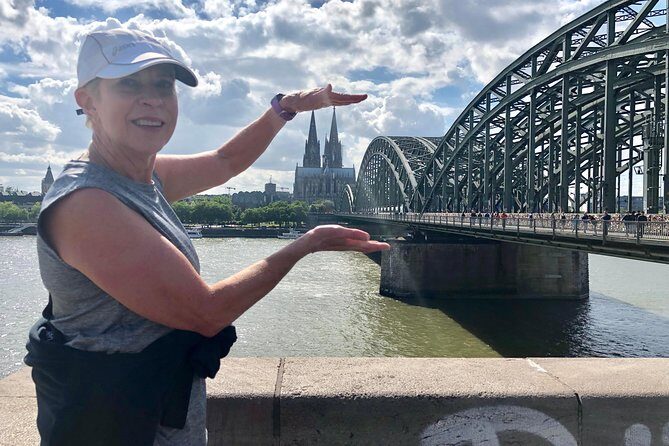 Compact tour (7km) - Stop 3: Heinzelmaennchenbrunnen and the brownies legend