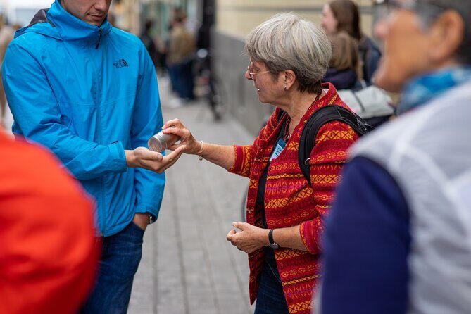 Culinary-historical walk through Bamberg - Stop 2: Grüner Markt scent games and market history