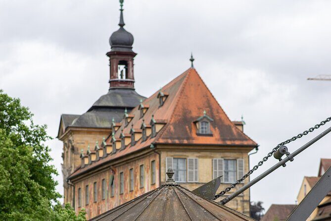 Culinary-historical walk through Bamberg - Stop 4: Untere Brucke and the Regnitz stories behind Little Venice