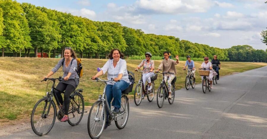 Cycling tour through the green Hannover - Meeting at Hannover Tourist Information: Easy Start, Clear Mood