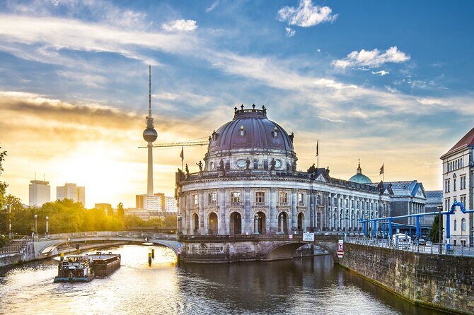 Deluxe Berlin: Hassle-Free Shore Tour from Warnemunde Cruise Port - Warnemünde to Berlin: the real deal on timing and comfort