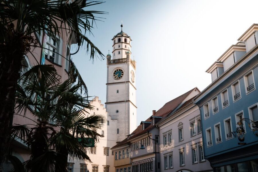 Der Klassiker RAVENSBURGER STADTGESCHICHTE - Marienplatz and Bachstraße: Where the City’s Daily Story Starts