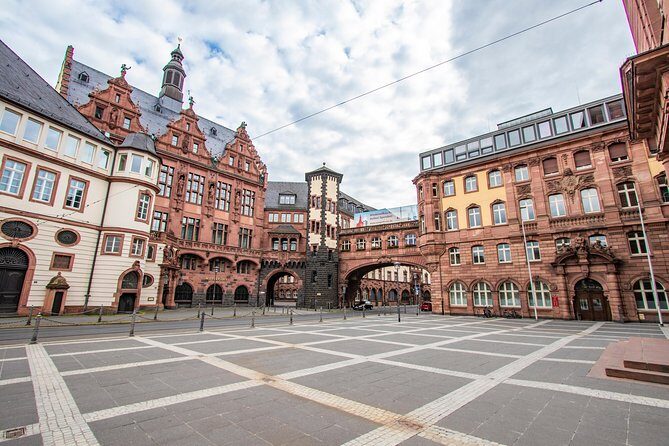 Discover Frankfurt’s most Photogenic Spots with a Local - Frankfurt’s daily life at the central transport hub