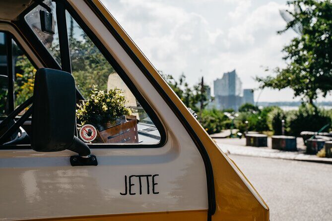 Discover Hamburg in a retro Bulli - The route makes sense: how these four stops connect in your head