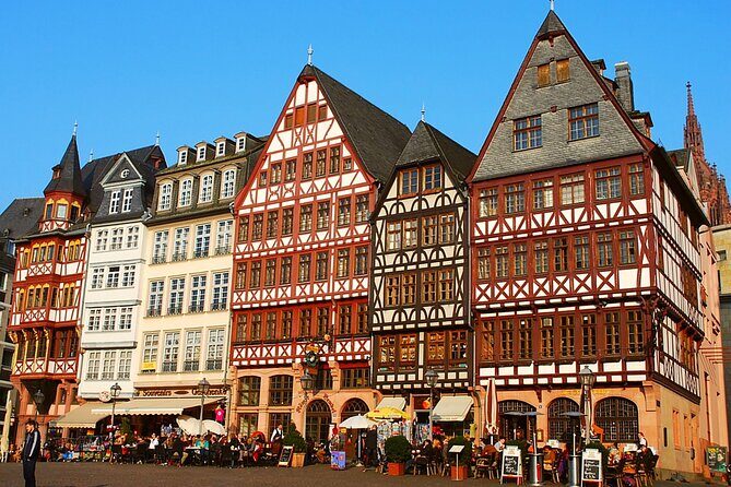Discover the Heart of Frankfurt - City Tour in German - A stroll along the Mainkai and the Iron Footbridge