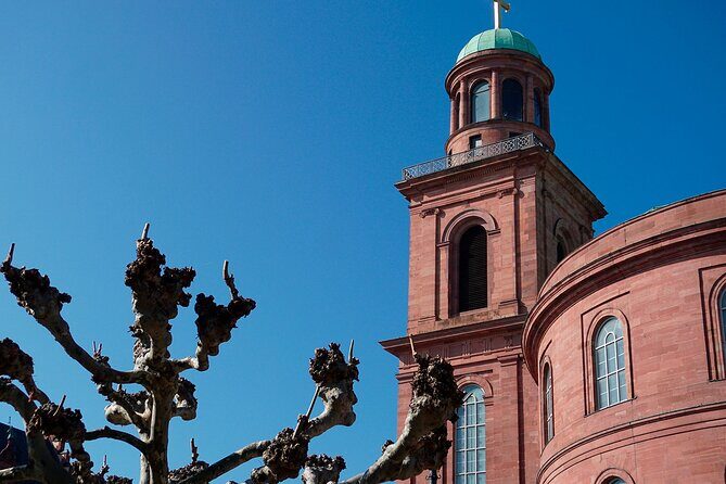 Discover the Heart of Frankfurt - City Tour in German - Outside viewing: Alte Nikolaikirche, Schirn, and the cathedral approach
