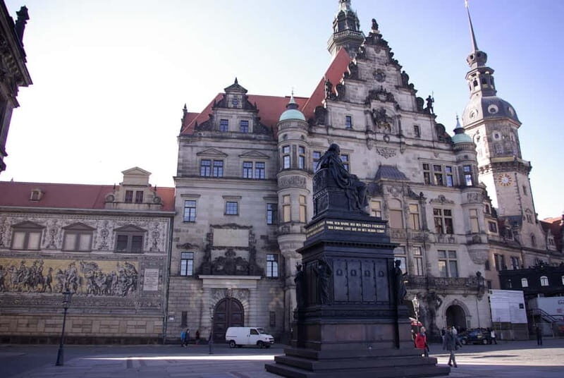 Dresden: 10-Hour-Tour from Berlin by VW-Bus - Zwinger and the Kronentor Gate for the Dresden-Classic Look