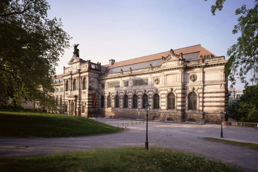 Dresden: Albertinum Museum Entry Ticket - Tony Cragg’s cube: contemporary sculpture that plays with meaning